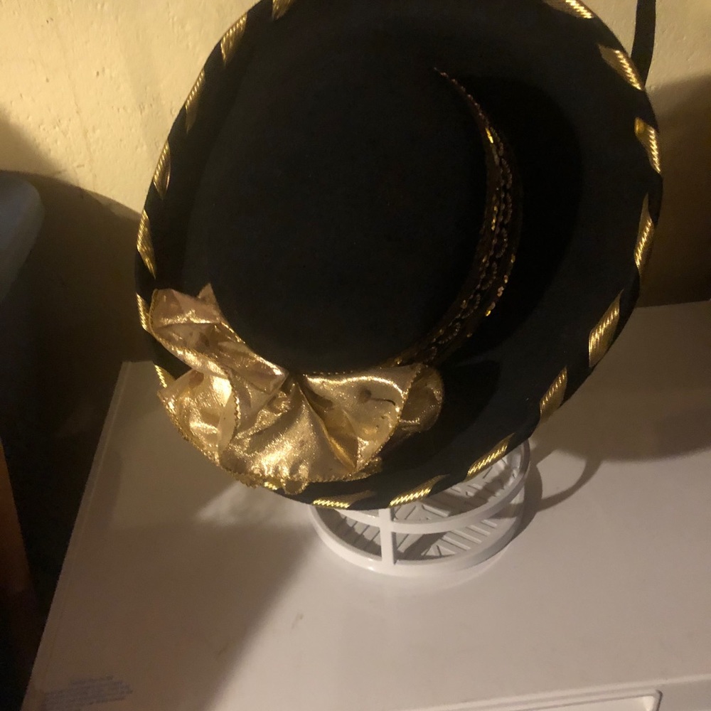 Felt hat